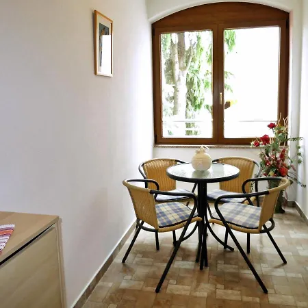 Zinka - Roj130 By Interhome *