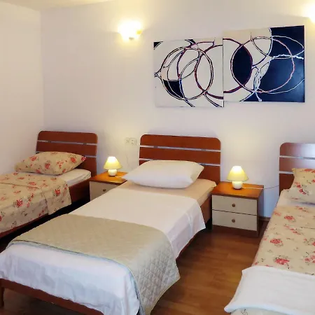 Zinka - Roj130 By Interhome *